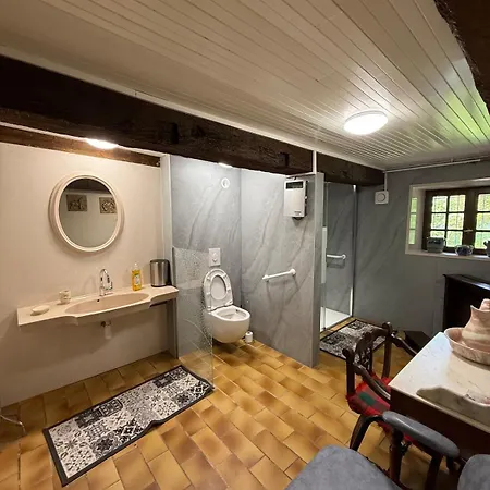 Art & Relaxation Manor Spa, Billiards & Pinball *