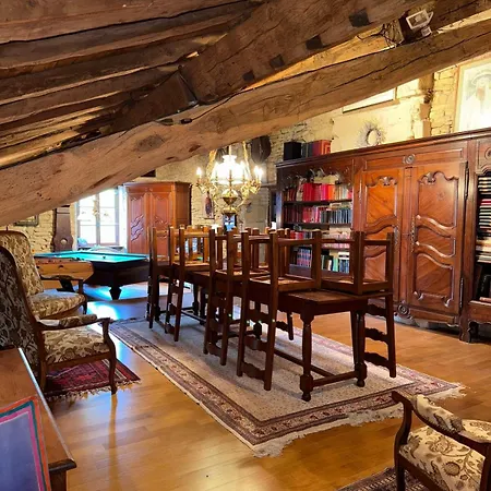 Art & Relaxation Manor Spa, Billiards & Pinball Villa