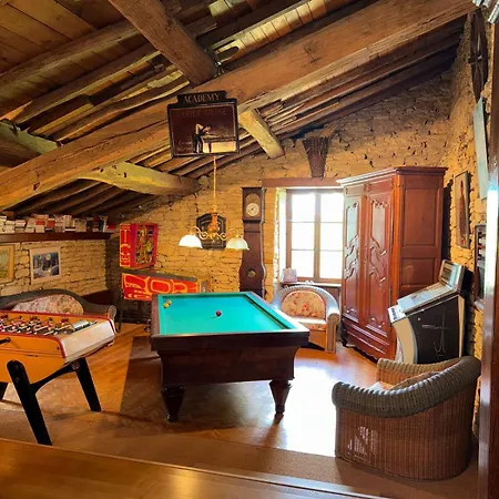 Art & Relaxation Manor Spa, Billiards & Pinball Villa